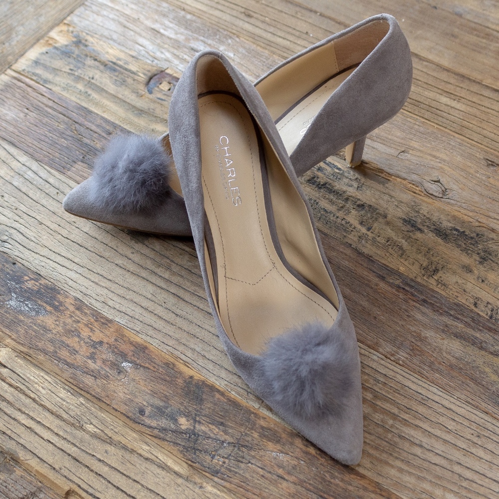 Charles David suede pumps w/embellishment - size 8